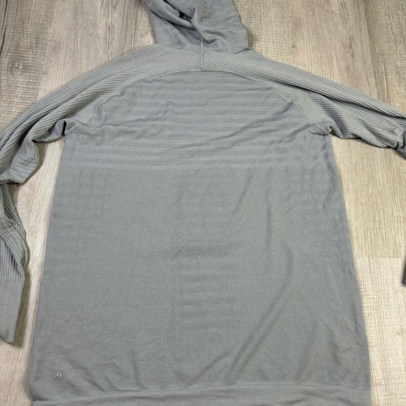 Lululemon Men’s Gray Lightweight Hoodie Size XL - Picture 4 of 5
